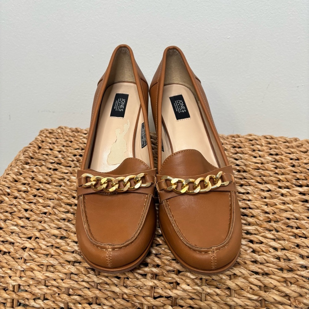 Jones New York Cyri Heeled Loafer Pumps | Women’s 9M Tan Block Heel Chain Detail - Picture 3 of 12